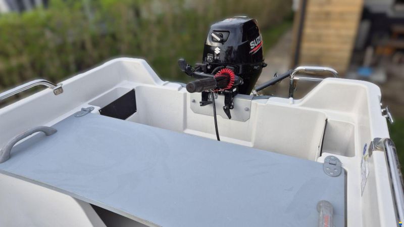 Terhi 400 Motorboot + Suzuki 8 PS