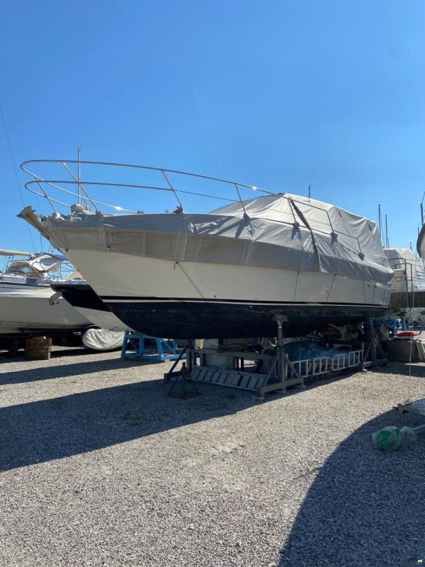 Azimut AZ 32