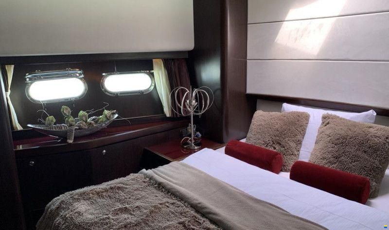Elegance 72 Fly