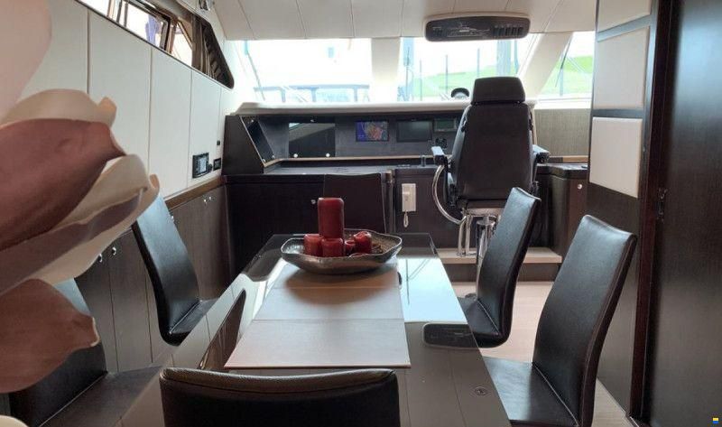 Elegance 72 Fly