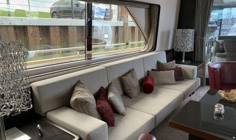 Elegance 72 Fly