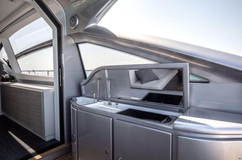 Pershing 62