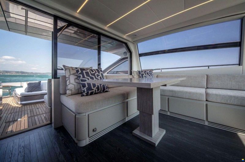 Pershing 62