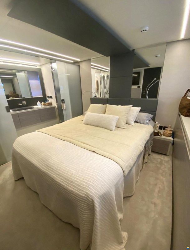 Pershing 62