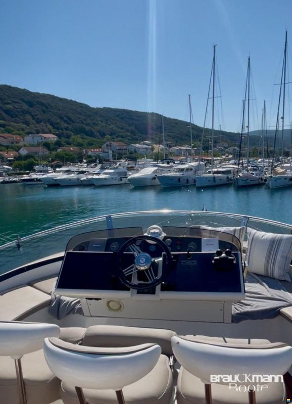 Fairline Squadron 52