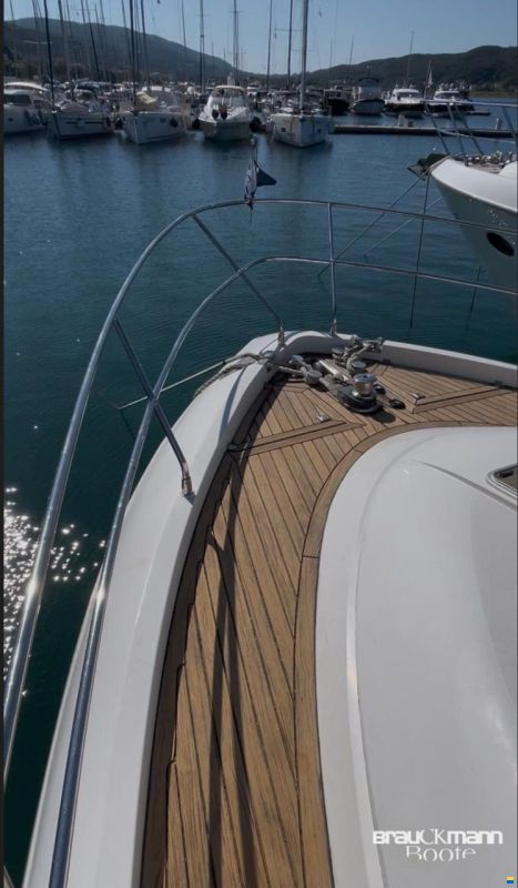 Fairline Squadron 52