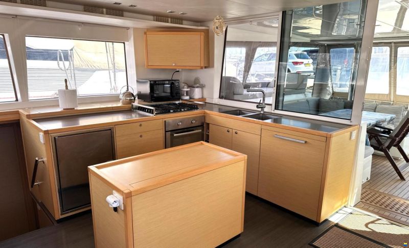 Lagoon 560 S2