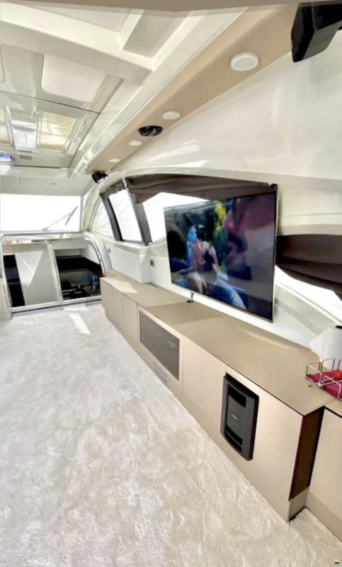 Azimut 68S