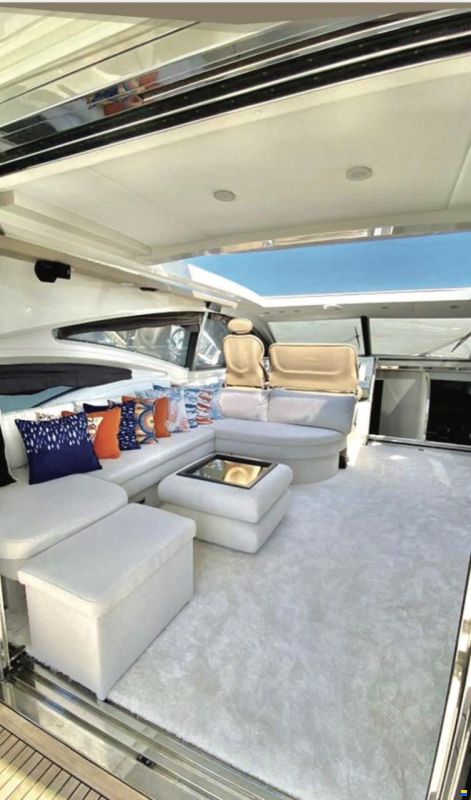 Azimut 68S