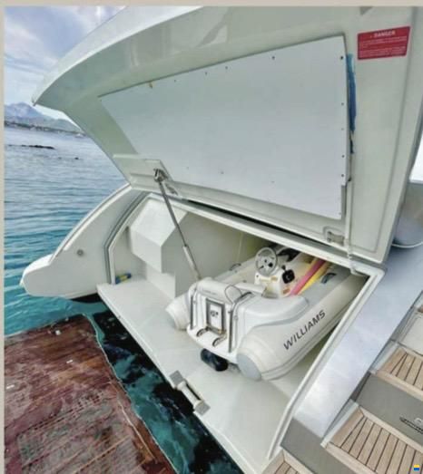 Azimut 68S