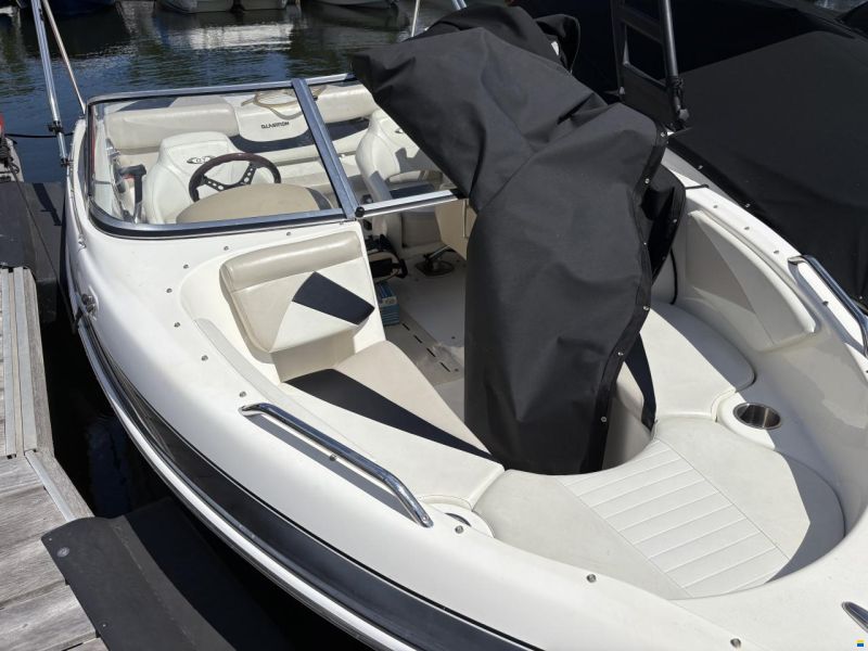 Glastron GT185
