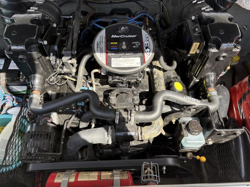 Glastron GT185