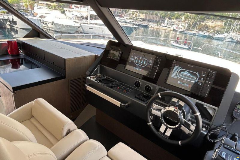 Azimut Magellano 66
