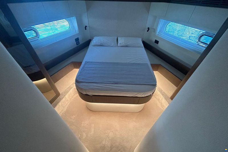 Azimut Magellano 66