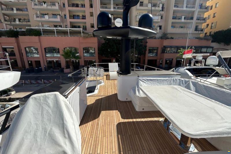 Azimut Magellano 66