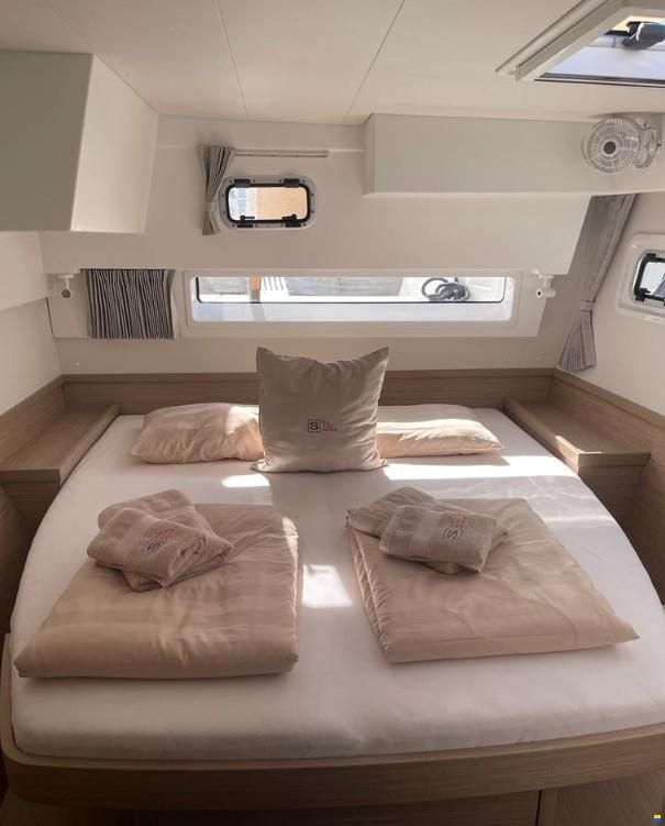 Lagoon 42