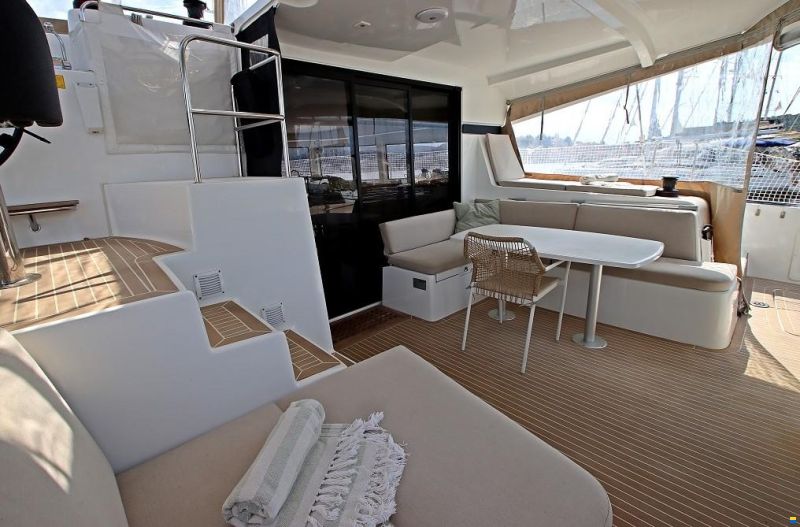 Lagoon 42