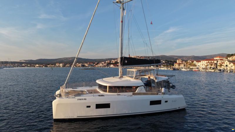 Lagoon 42