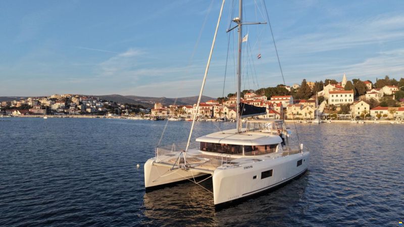 Lagoon 42