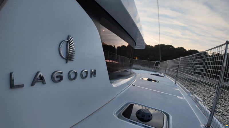 Lagoon 42