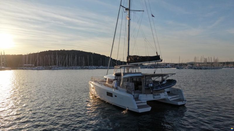 Lagoon 42