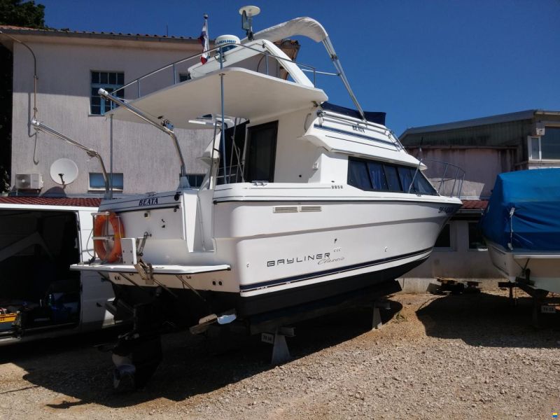 Bayliner classic 2858