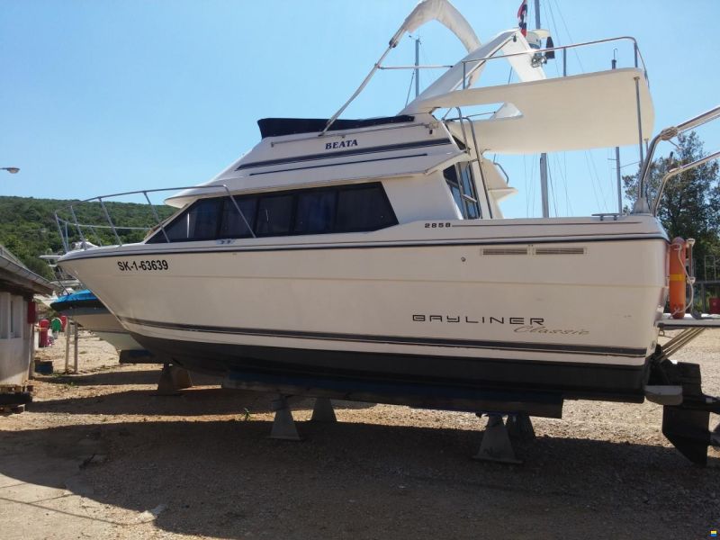 Bayliner classic 2858