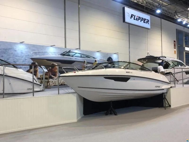 Flipper 650 Day Cruiser