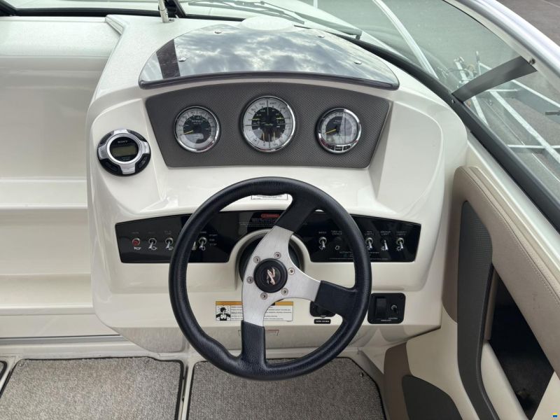 Sea Ray 210 OVE