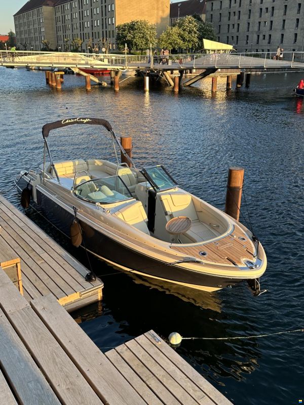 Chris Craft Launch 28 GT