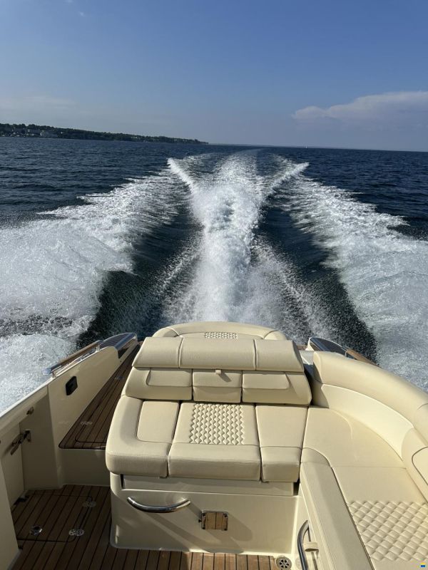 Chris Craft Launch 28 GT