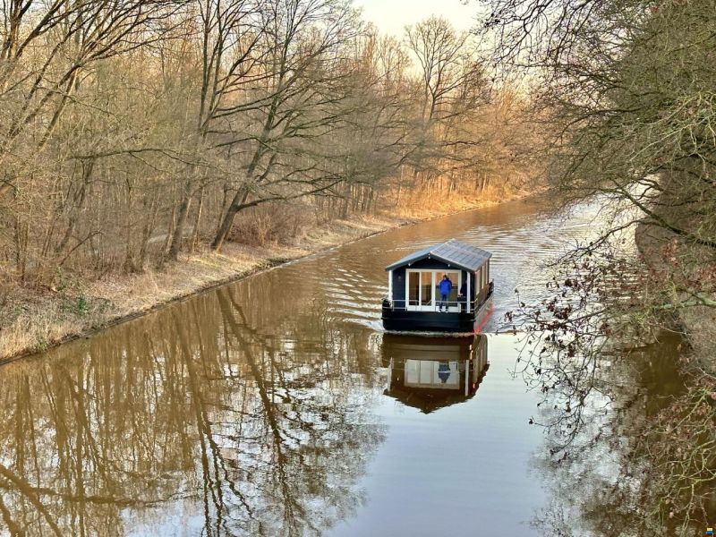 HOMESHIP VaarChalet In Amsterdam 1250D L