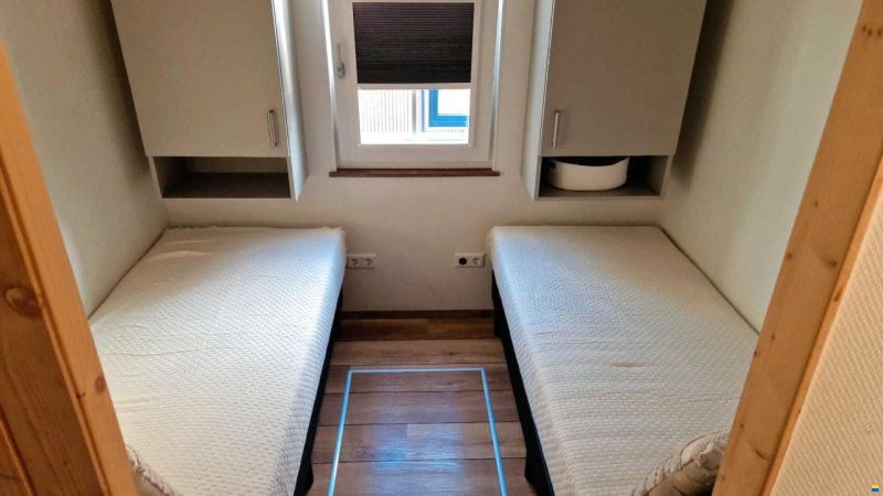 HOMESHIP VaarChalet In Amsterdam 1250D L