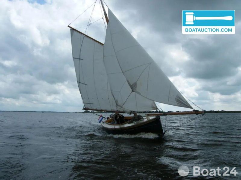 Falmouth Working Boat 690