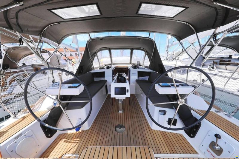Dufour 360 Grand Large