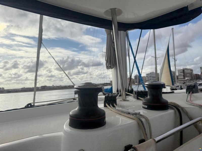 Lagoon 42