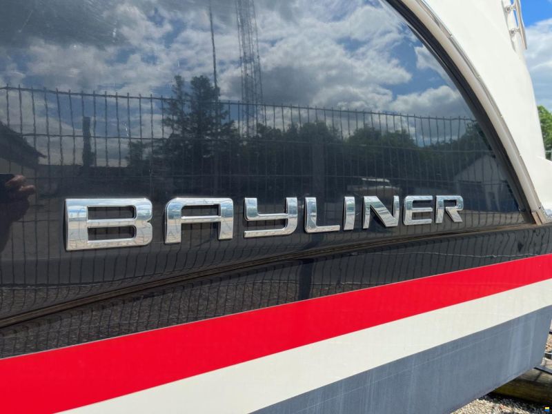 Bayliner Ciera 8 med 250 hk MerCruiser 4,5L V6 MP