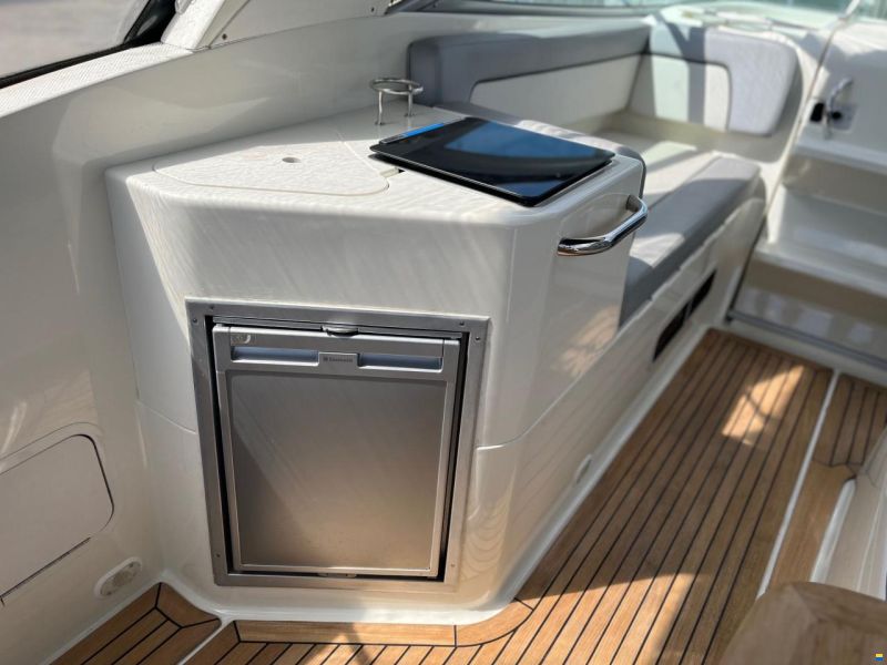 Bayliner Ciera 8 med 250 hk MerCruiser 4,5L V6 MP