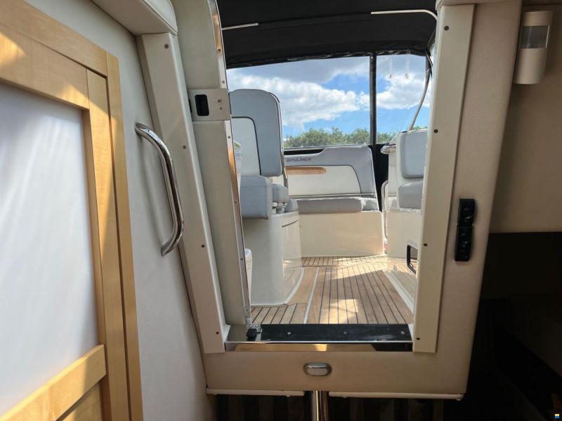 Bayliner Ciera 8 med 250 hk MerCruiser 4,5L V6 MP