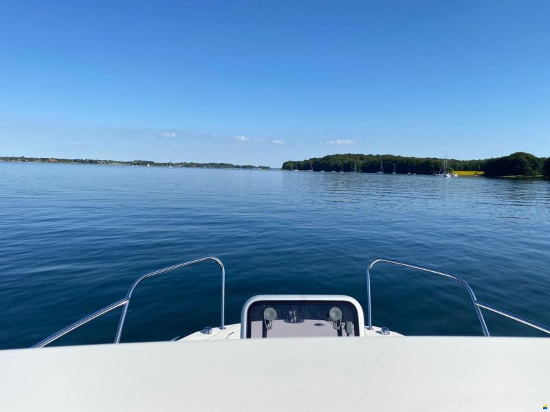 Quicksilver Activ 675 Weekend med F200 M