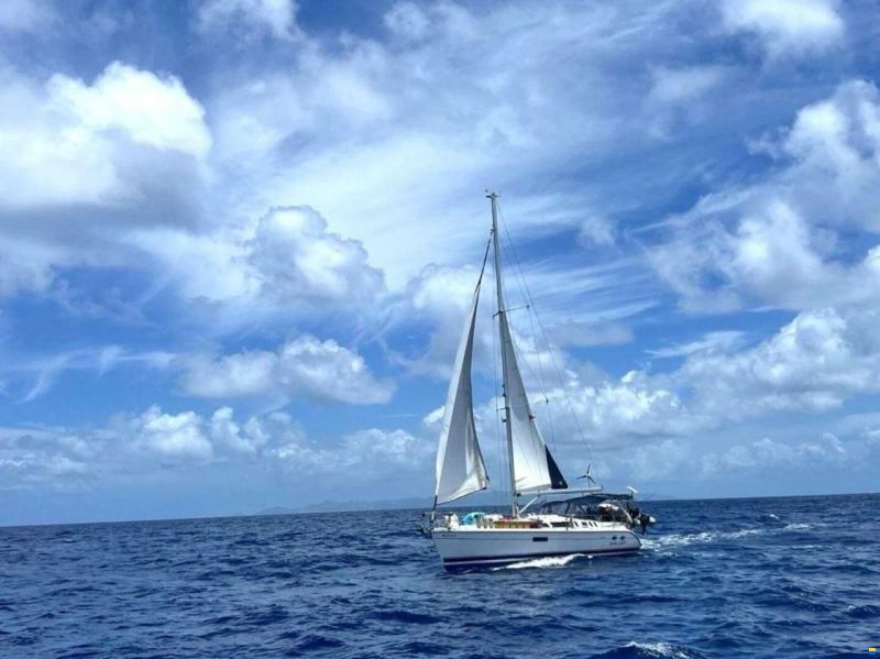 Hunter Marine 410