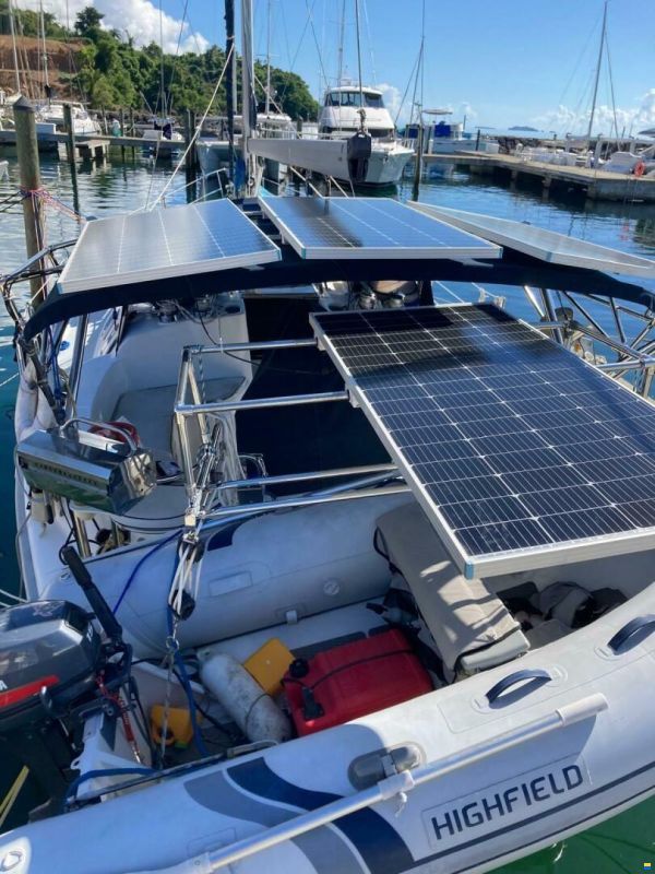 Hunter Marine 410
