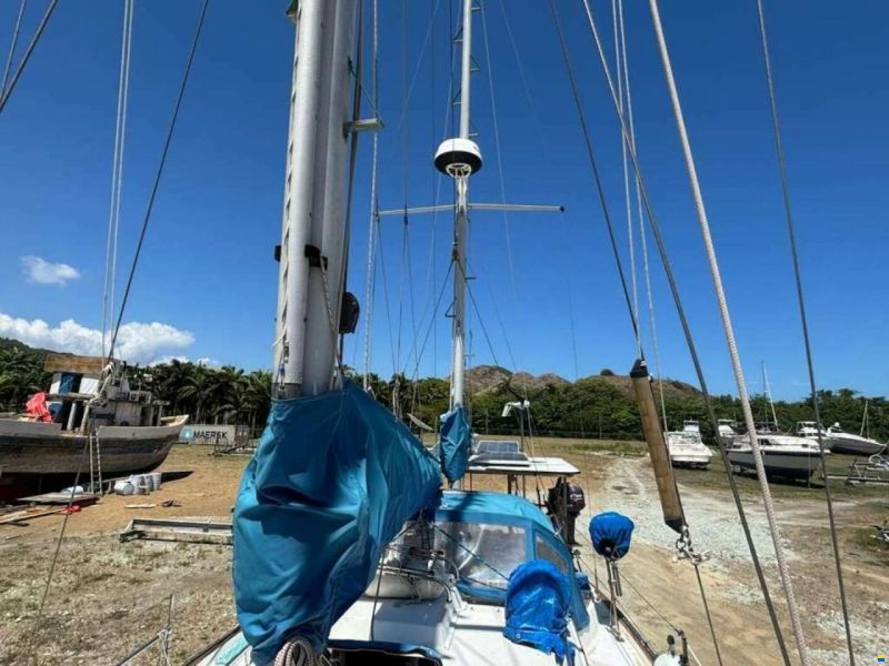 Pearson 365 Ketch