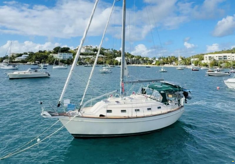Island Packet 370