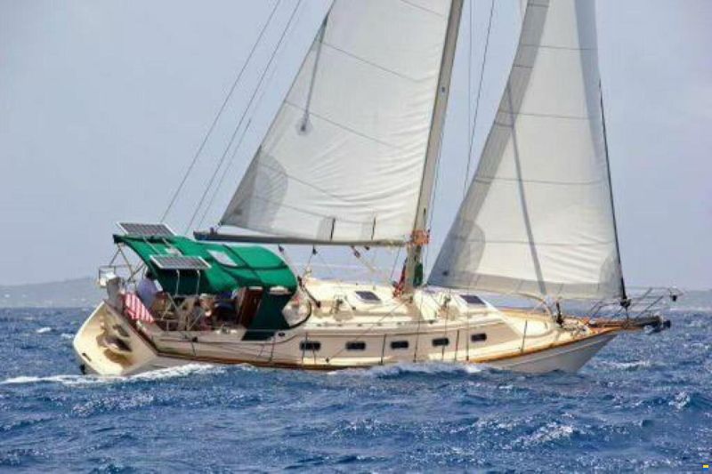 Island Packet 370