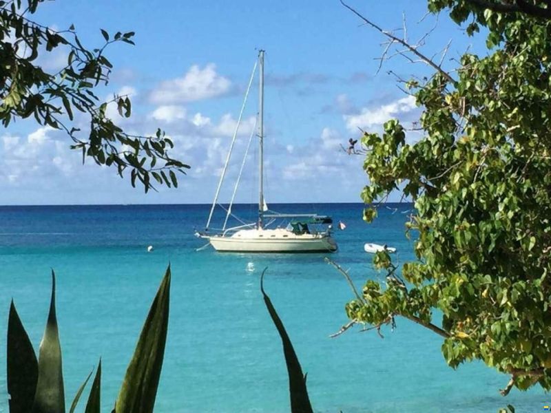 Island Packet 370