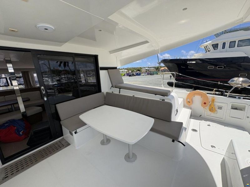 Lagoon 42