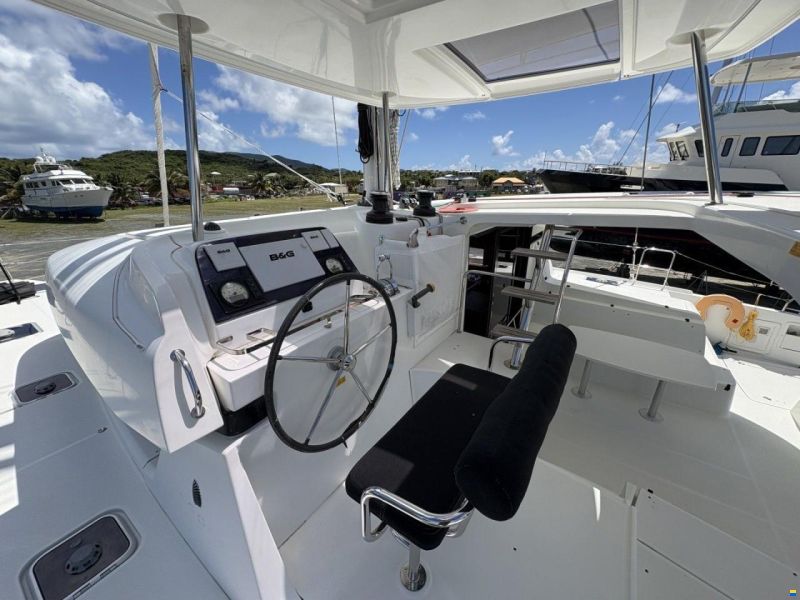 Lagoon 42