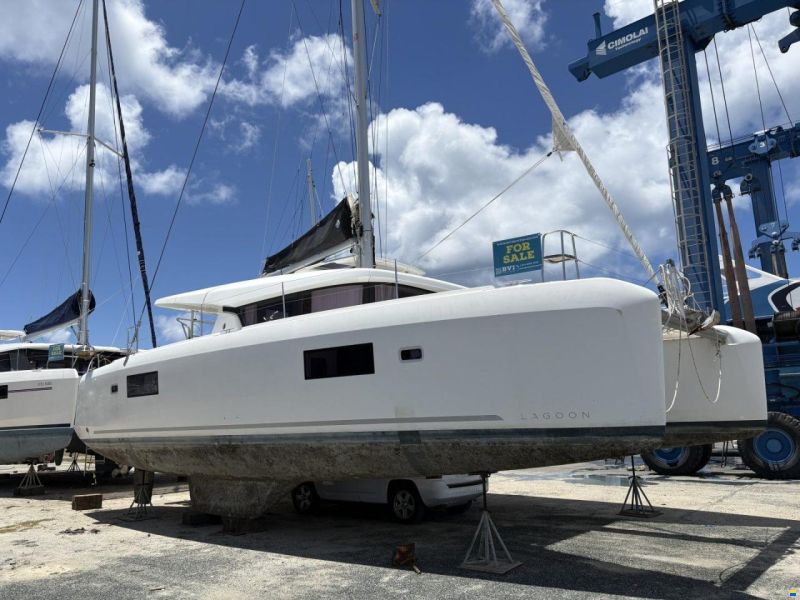 Lagoon 42