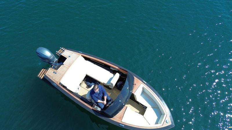 VTS Boats Flying Shark 5.7 Black